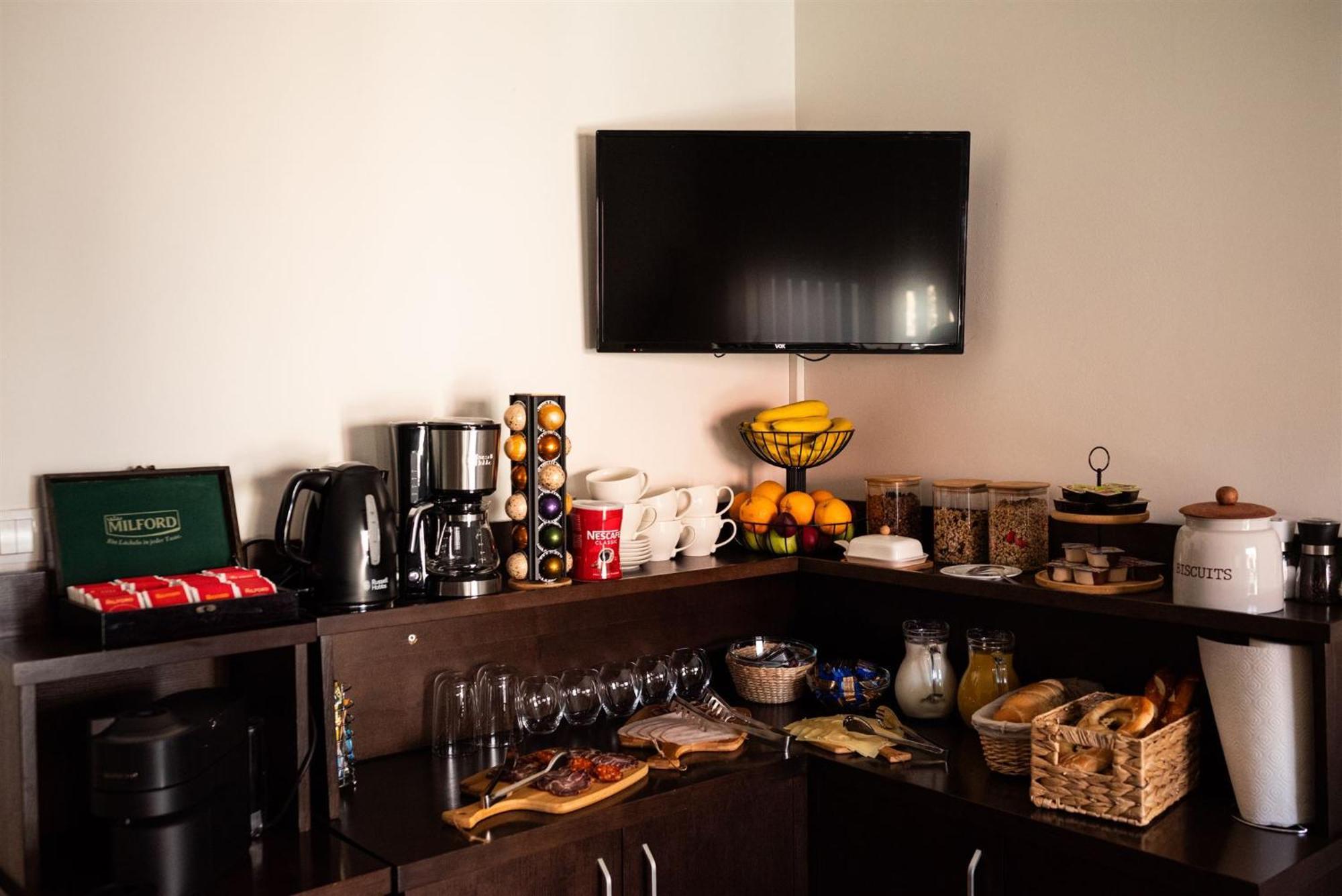 Atrium Bed and Breakfast Sremska Mitrovica Buitenkant foto