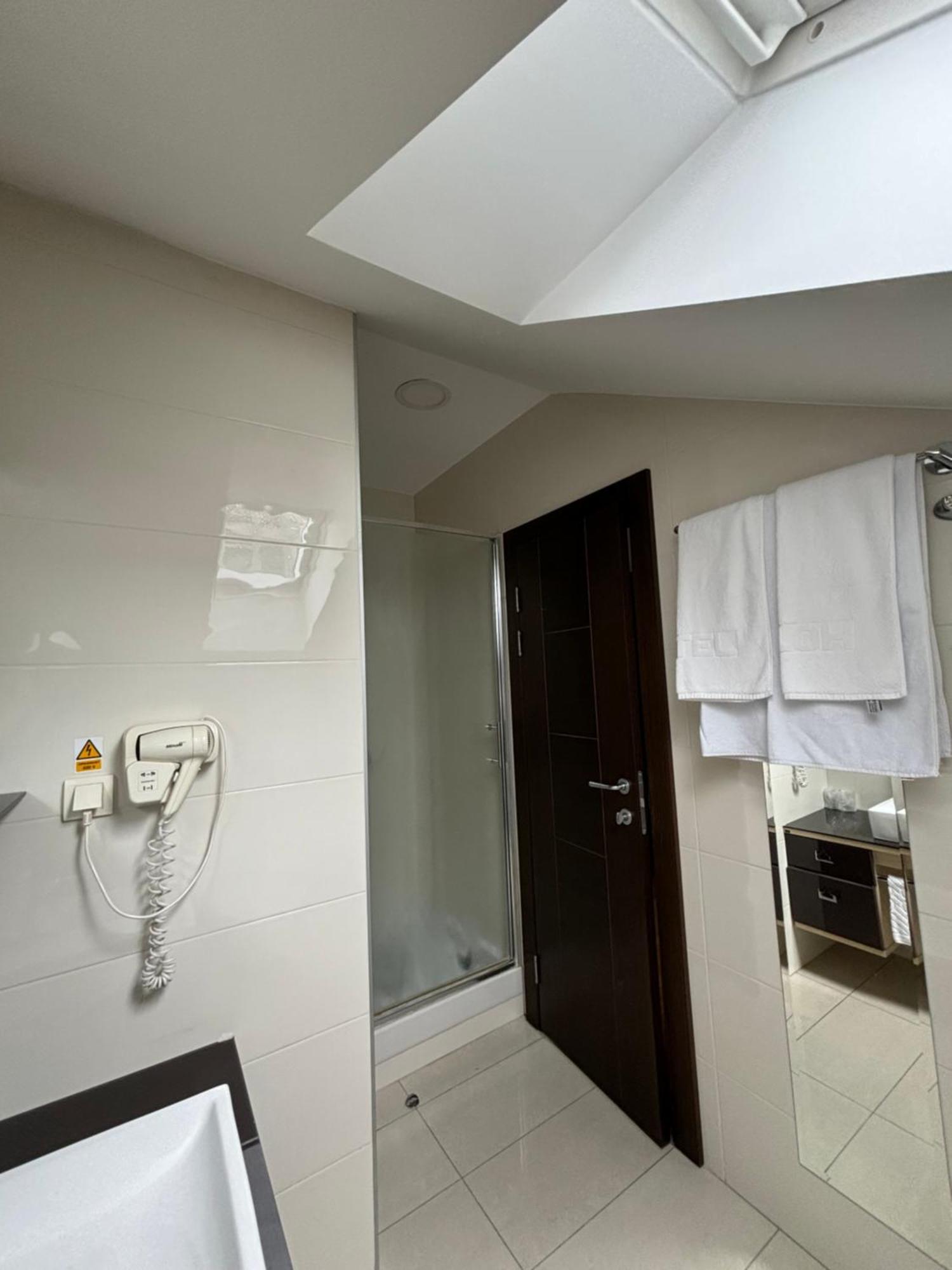 Atrium Bed and Breakfast Sremska Mitrovica Buitenkant foto