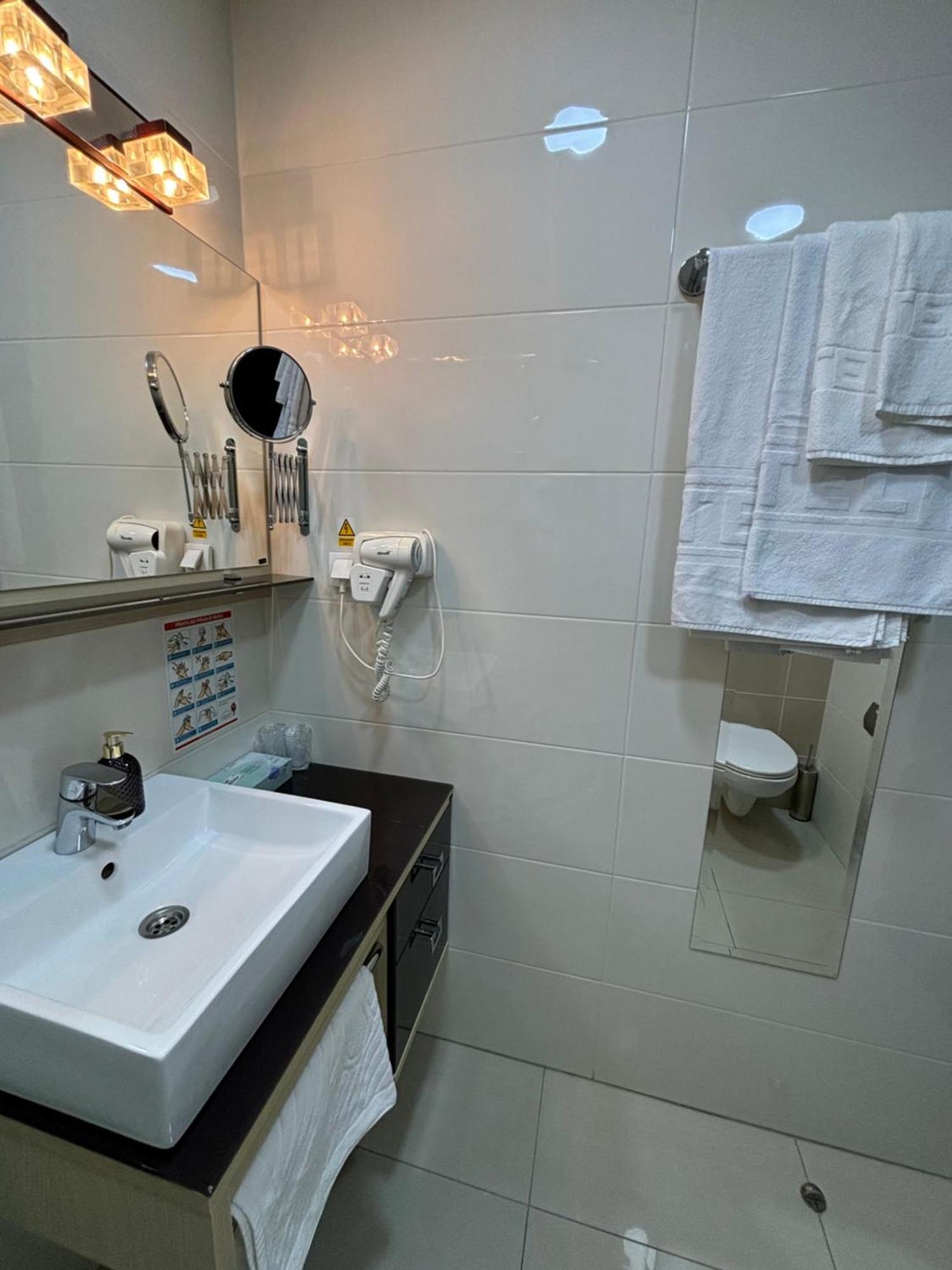 Atrium Bed and Breakfast Sremska Mitrovica Buitenkant foto