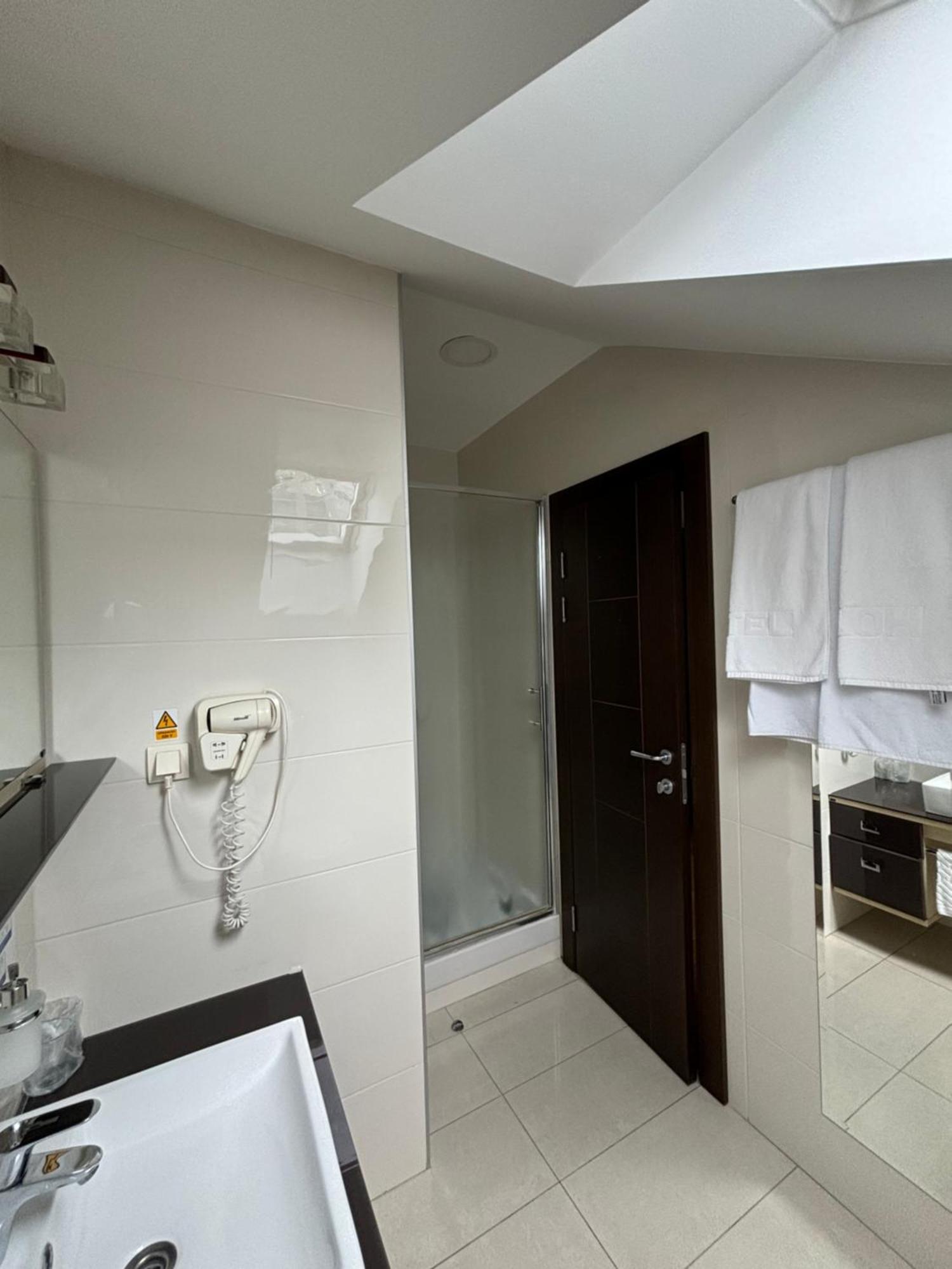 Atrium Bed and Breakfast Sremska Mitrovica Buitenkant foto